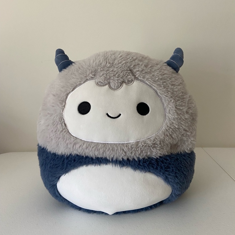 NWOT | Horace the Yeti Fuzzamallow 12 inch Squishmallow plush